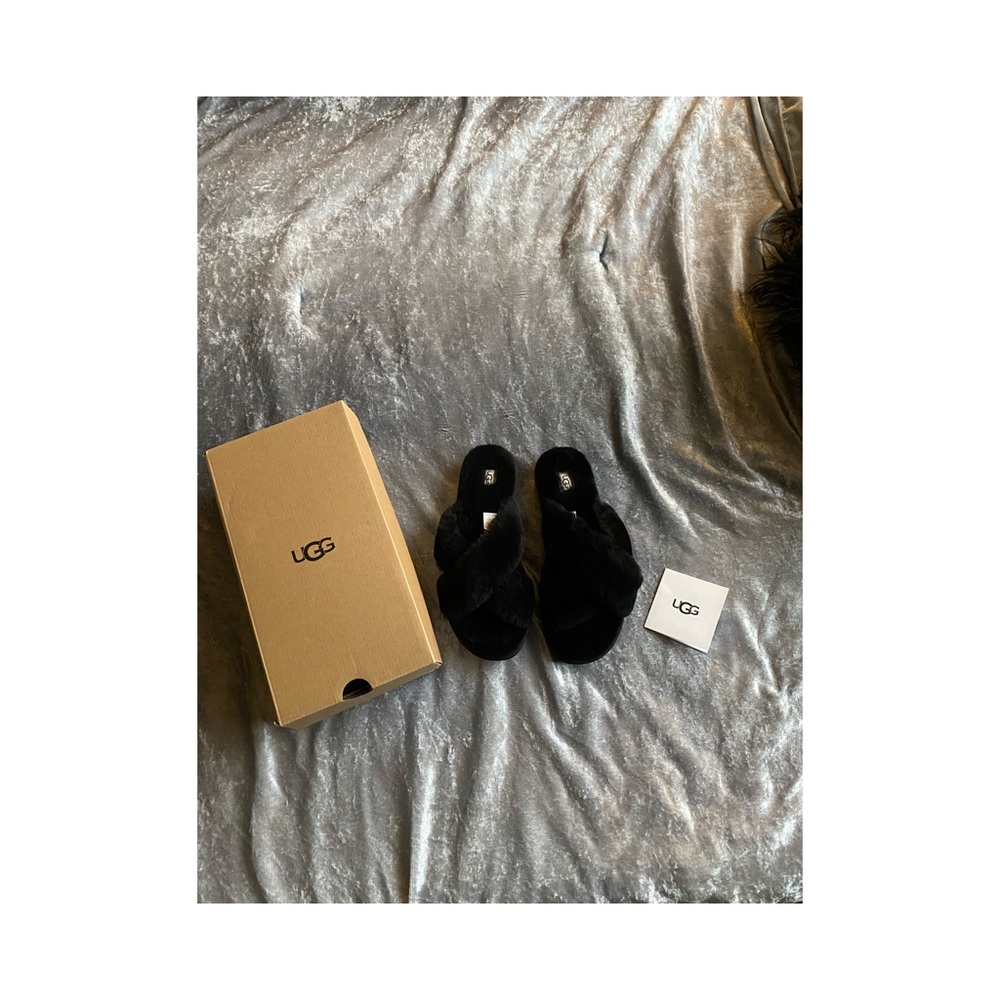 NWT womens ugg slippers